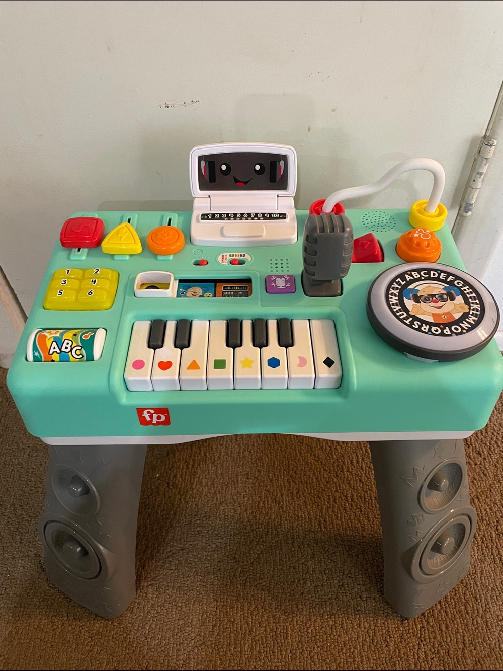 Fisher Price Laugh & Learn Mix & Learn DJ Table